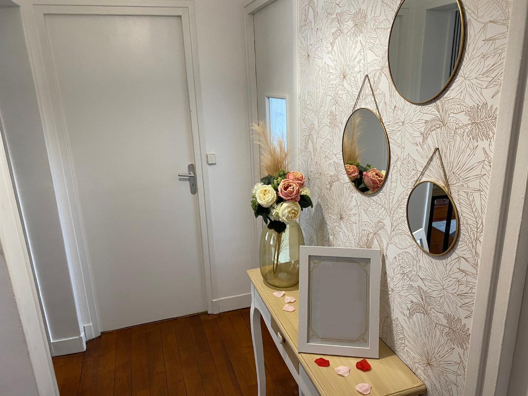 Le Cocon De La Tour -Vip-Compiegne-Hyper Centre Apartment Exterior photo